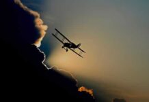 Avião monomotor deixa dois feridos em Santa Catarina após queda