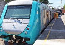 Idoso fica com mão presa em porta de trem do metrô do Rio, é arrastado e morre