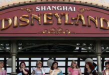 Disney de Xangai fecha portas e deixa clientes presos após casos de Covid
