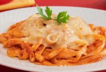 Receita: Macarrão Ninho com Frango Gratinado