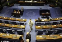 PEC deve propor salário mínimo de cerca de R$ 1.320 para 2023