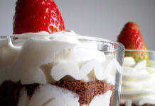 Receita: Pavê rápido com bolacha na taça