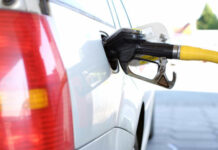 Preço da gasolina cai 0,13% nas bombas de abastecimento, mostra Ticket Log