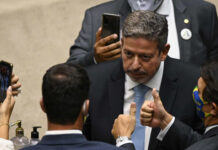 Câmara aprova texto-base da PEC da Transição em 1º turno
