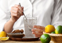 A bebida com quatro ingredientes que pode acabar com a prisão de ventre