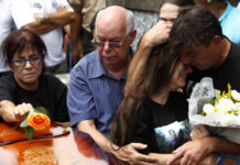 Familiares de vítimas da boate Kiss pretendem processar Netflix por série dramática