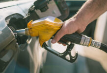 Preço de combustível é assunto de governo, afirma presidente da Petrobras