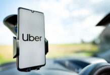 Uber anuncia mototáxi em SP, mas prefeitura pede suspensão imediata