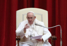Papa Francisco: ‘Criminalizar homossexuais é pecado’