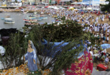 Salvador retoma festa no Rio Vermelho e renova devoção a Iemanjá