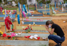 Mortes por Covid deixam marcas em pais e filhos de vítimas