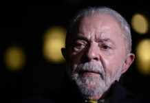 Empresas de aplicativos exploram trabalhadores como nunca, diz Lula