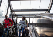 Metrô de SP não faz acordo e greve continua nesta sexta-feira