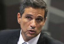 Haddad discute com Campos Neto parcelamento de dívidas pelo Pix