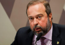 Ministro planeja mudança na política de preços da Petrobras