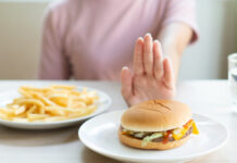 É assim que consegue acabar com os desejos de comer ‘fast food’