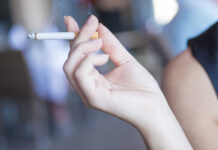 Cigarro compromete cerca de 8% da renda mensal no Brasil, diz Instituto do Câncer