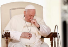 Papa Francisco cancela audiências após apresentar febre