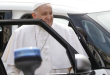 Papa Francisco volta a hospital para exames médicos dois meses após ser internado