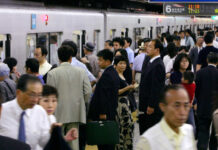 Japão registra queda recorde de população em 2022, com 800 mil cidadãos a menos