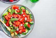 Melancia fica bem em todas as receitas (até na salada!)