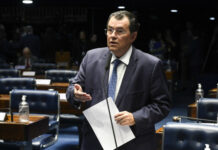 CCJ do Senado deve receber nesta terça-feira PEC da reforma tributária, diz Eduardo Braga