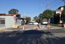 Prefeitura implanta sentido de mão única de direção em rua na Vila Jardini