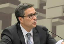Todo mundo precisa ceder um pouco, diz Campos Neto sobre solução para rotativo