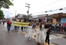 Desfile em comemoração à Semana de Brigadeiro Rafael Tobias de Aguiar reúne mais de 1.500 pessoas