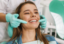 Três alimentos (e uma bebida) que mancham os dentes e muitos não sabem