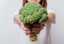 Este vegetal comum tem mais proteína do que pensa