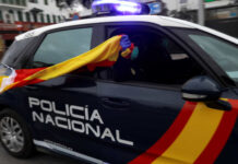 Assaltam carro, esquecem celular e ligam à vítima para recuperá-lo