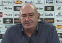 Perto de deixar o Santos, presidente Andres Rueda pede perdão à torcida por rebaixamento