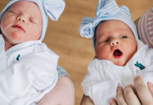Gêmeas raras nascem em partos e dias diferentes nos EUA