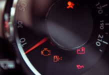 Você sabe o que significam todas as luzes de aviso no painel do carro?