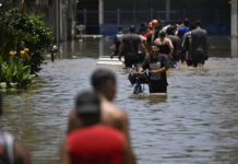 Novo temporal alaga ruas do Rio, e Paes pede que população não saia sob chuvas fortes