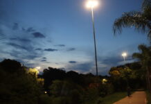 Pista de caminhada da Rua Atílio Silvano, na Zona Norte, recebe troca de iluminação pública por tecnologia de LED
