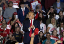 Trump fará "operação de deportação" maciça de imigrantes se vencer