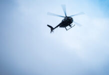 Helicóptero cai em Barueri, na Grande São Paulo