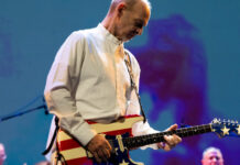 Morre Wayne Kramer, guitarrista do MC5, banda percursora do punk, aos 75