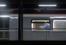 Passageiros fsão eitos reféns em trem na Suíça; agressor foi morto