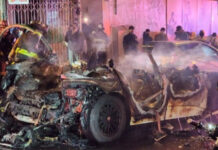 Multidão coloca fogo em carro autônomo nos Estados Unidos