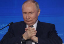 Putin pede que russos tenham mais filhos para garantir a "sobrevivência"