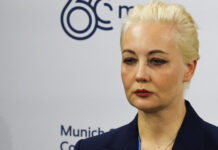 "Quero que Putin saiba que será responsabilizado", diz mulher de Navalny