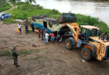Cinco mortos e quatro feridos em acidente de ônibus na Bahia