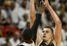 Nikola Jokic lidera o Denver Nuggets na vitória sobre os Spurs e retomada da liderança no Oeste
