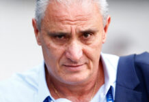Tite elogia Flamengo por recorde de Rossi e diz por que não usou Gabigol