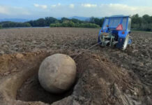 Pensou que era pedra: agricultor acha ninho de metralhadora da 2ª Guerra