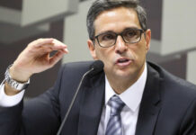 Funcionamento do Pix corre risco com falta de investimentos no BC, diz Campos Neto