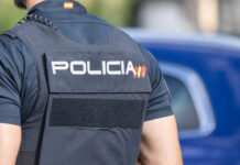 Homem tenta degolar companheira logo após ela dar à luz